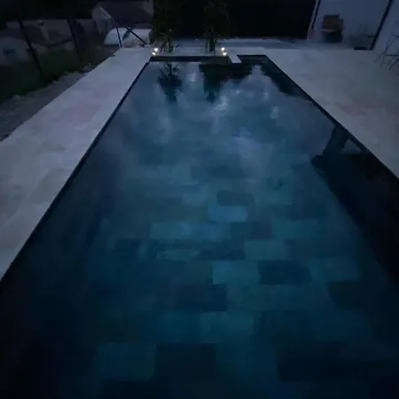 Neuve Piscine Debordement فيلة *